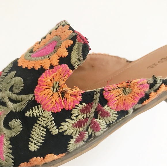 Indigo Rd. Embroidered Floral Mule Black Loafer - Picture 13 of 13